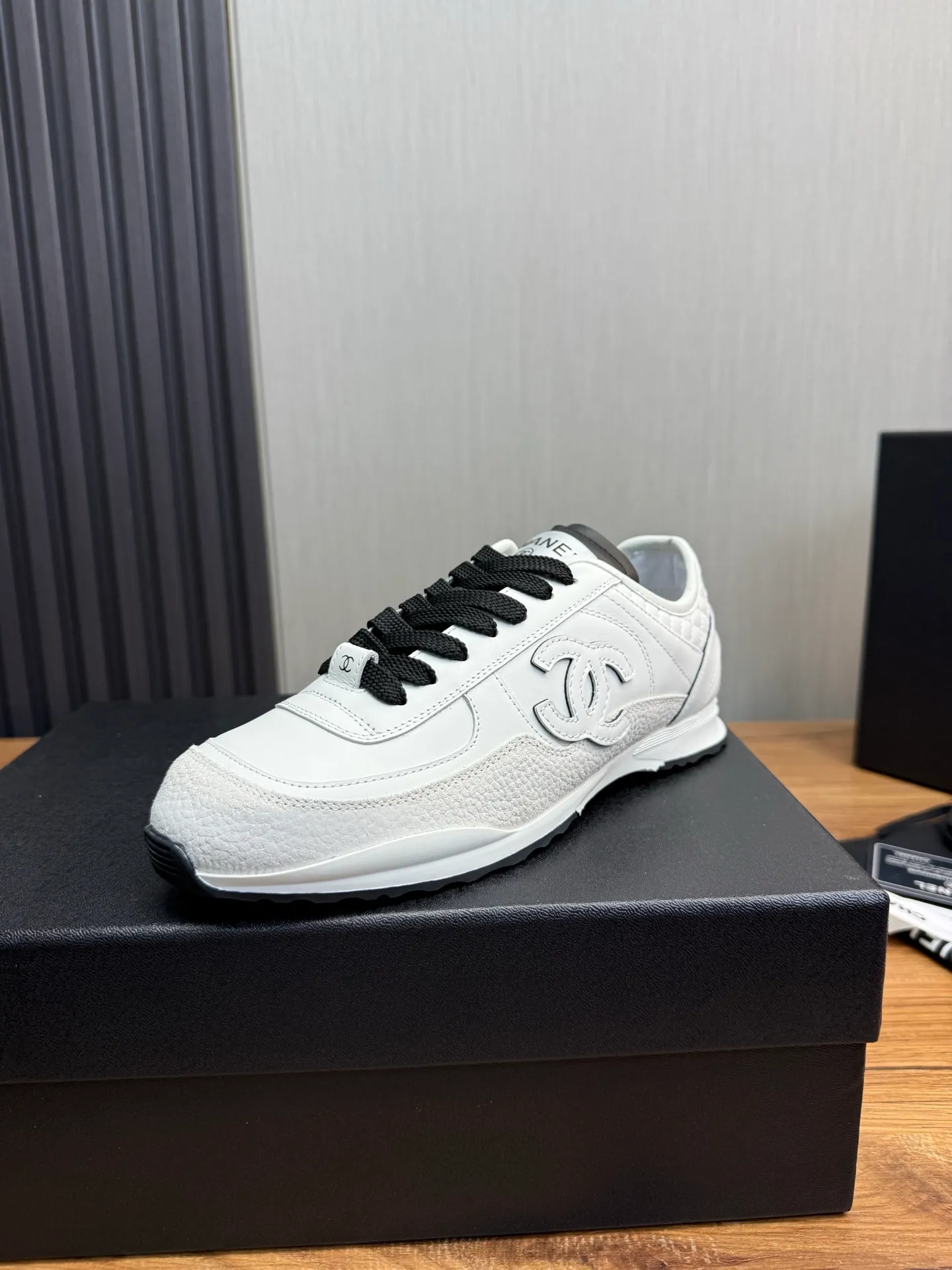 Men's men's shoes 💰600💰 Chanel Chanel 25A latest couple's white shoes casual sports shoes skate shoes 🩷💚 original purchase and development production Xiaoxiang C Home counter another super hot model, loved by Internet celebrity bloggers and ladies, various praises on social platforms, super popular and high quality 😍😍 latest material classic black and white color matching The upper foot is full of fashion 🎊🎊 ▪️Material: Original customized imported cowhide material ▪️Inner lining: Customized mesh ▪️Sole: Original open-molded TPU non-slip outsole ▪️Size: 35-44